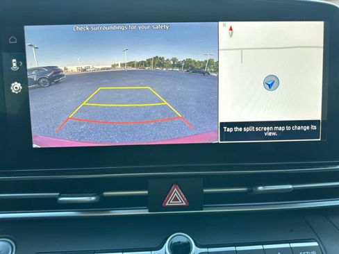 Used 2025 Hyundai Elantra Limited FWD image 21