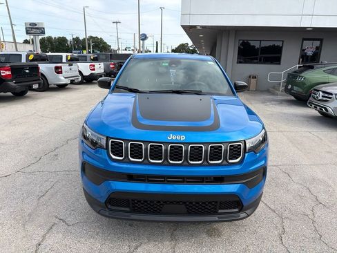 Used 2025 Jeep Compass Sport w/ Mopar Graphics Package AWD/4WD image 3