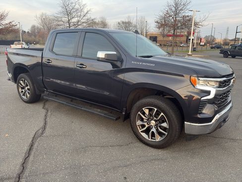 Used 2024 Chevrolet Silverado 1500 LT image 9