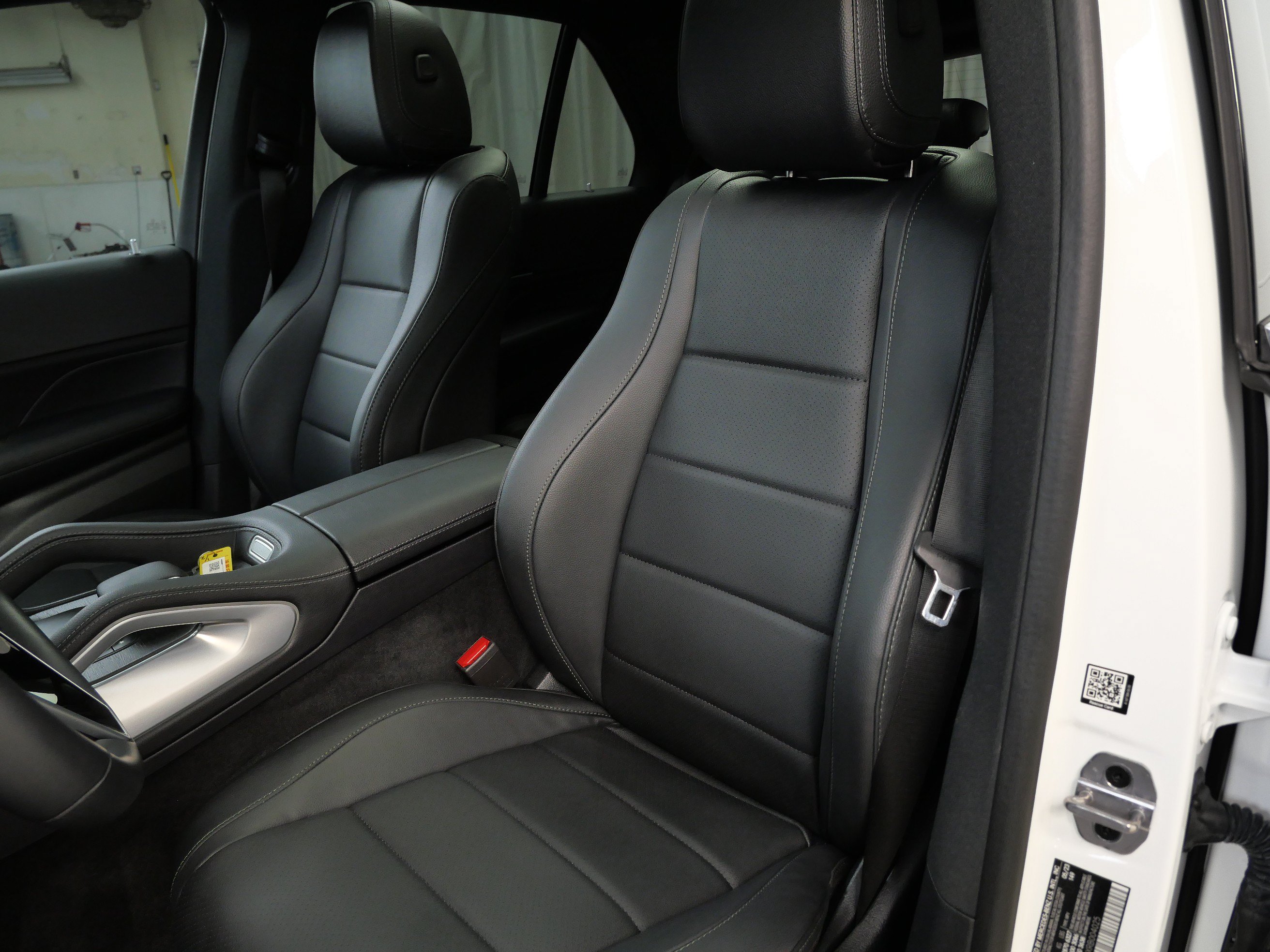 Used 2024 Mercedes-Benz GLE 350 4MATIC image 3