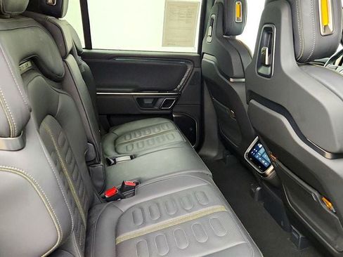 Used 2023 Rivian R1S Adventure AWD/4WD image 23