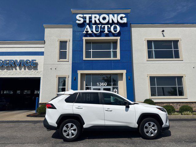 Used 2025 Toyota RAV4 LE FWD image 16