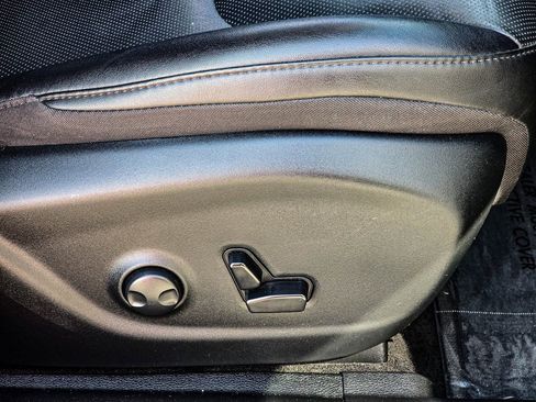 Used 2023 Jeep Cherokee Altitude Lux image 38