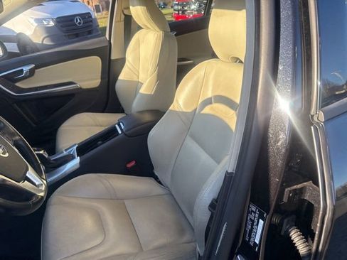 Used 2018 Volvo S60 T5 Dynamic w/ Protection Package image 11