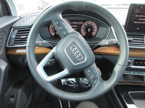 Used 2023 Audi Q5 2.0T Premium Plus w/ Premium Plus Package image 40