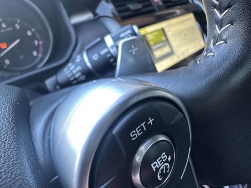 Used 2017 Land Rover Discovery HSE image 14