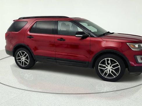 Used 2017 Ford Explorer Sport w/ Equipment Group 401A AWD/4WD image 8