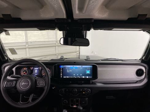 Used 2025 Jeep Wrangler Unlimited Sport AWD/4WD image 12