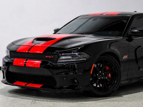 Used 2016 Dodge Charger SRT w/ Harman/Kardon Audio Group RWD image 12
