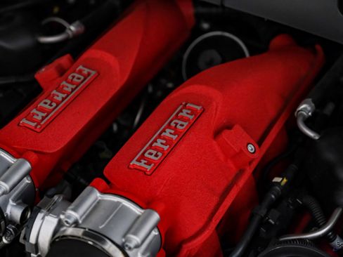 Used 2016 Ferrari California T image 77