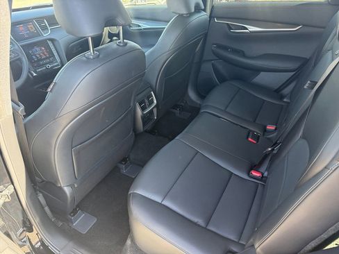 Used 2025 INFINITI QX50 Pure image 39