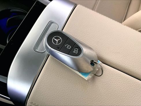 Used 2026 Mercedes-Benz GLC 300 4MATIC image 15