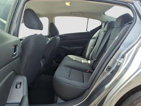 Used 2025 Nissan Altima 2.5 SV FWD image 14