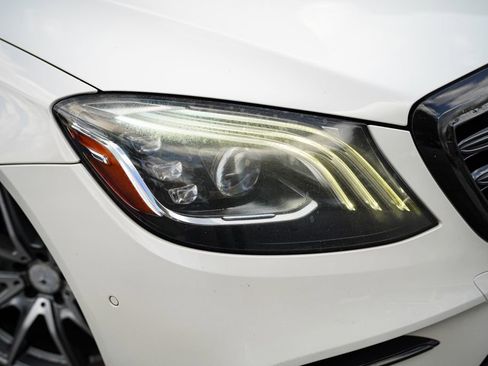 Used 2018 Mercedes-Benz S 560 Sedan w/ AMG Line Exterior image 6