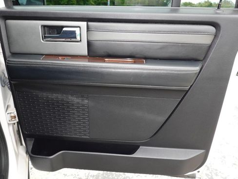 Used 2017 Ford Expedition EL Platinum RWD image 27