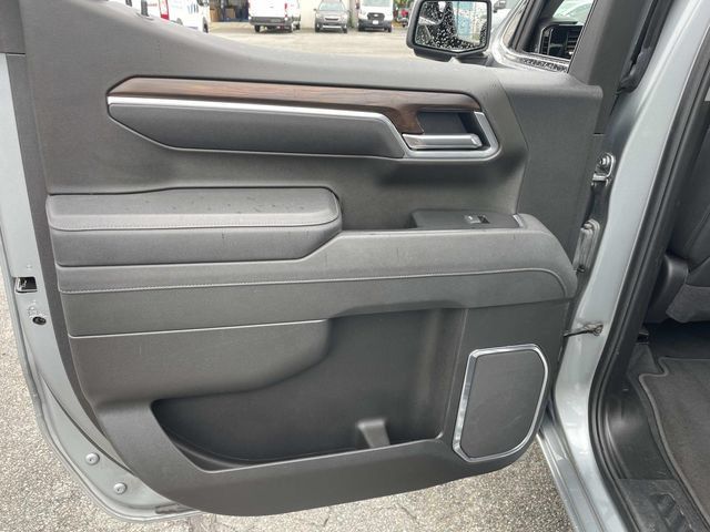 Used 2025 GMC Sierra 1500 SLT AWD/4WD image 17