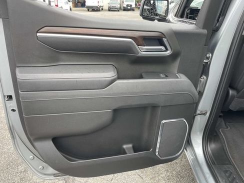 Used 2025 GMC Sierra 1500 SLT AWD/4WD image 17