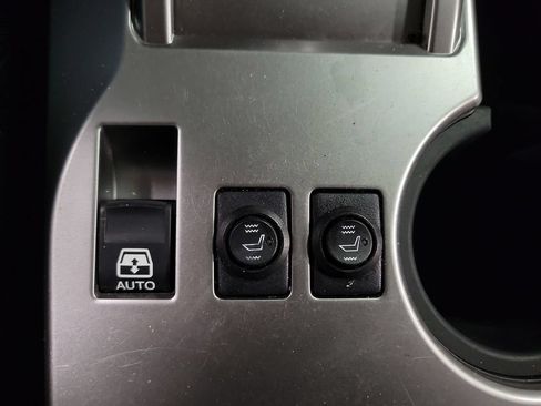 Used 2017 Toyota 4Runner SR5 AWD/4WD image 16