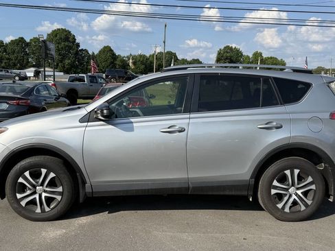 Used 2018 Toyota RAV4 LE w/ All Weather Liner Package AWD/4WD image 5