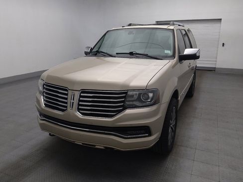 Used 2017 Lincoln Navigator Select image 15