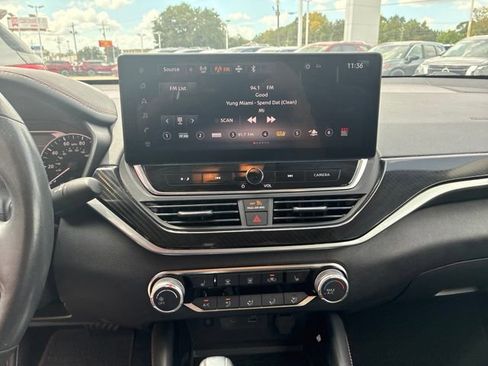 Used 2023 Nissan Altima 2.5 SR w/ SR Premium Package FWD image 22