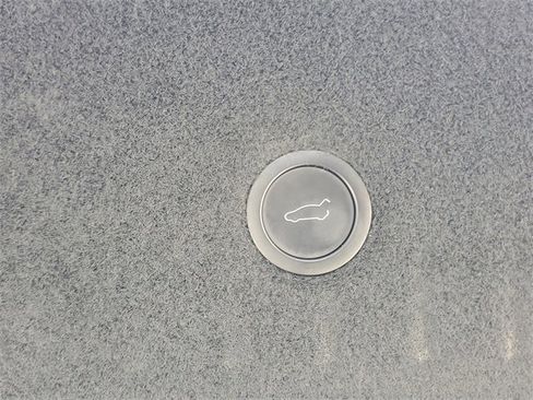 Used 2022 Tesla Model S Plaid image 9