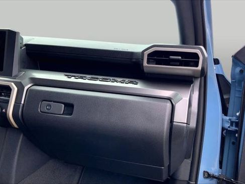 Certified 2026 Toyota Tacoma SR5 AWD/4WD image 18