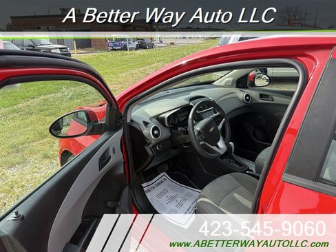 Used 2020 Chevrolet Sonic LT FWD image 5