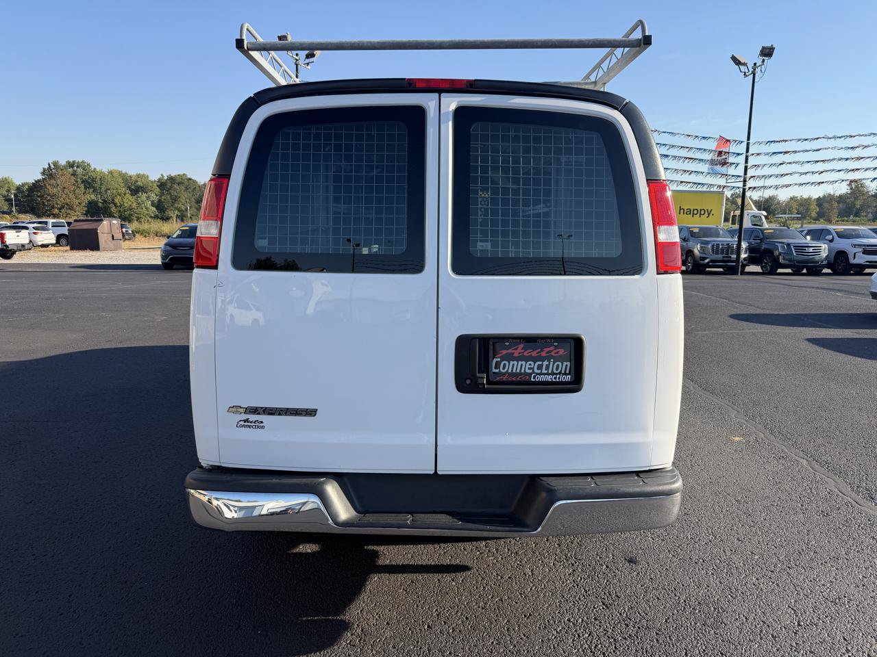 Used 2021 Chevrolet Express 2500 w/ Driver Convenience Package RWD image 5