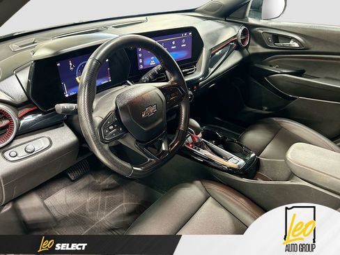 Certified 2024 Chevrolet Trax RS w/ Driver Confidence Package image 9