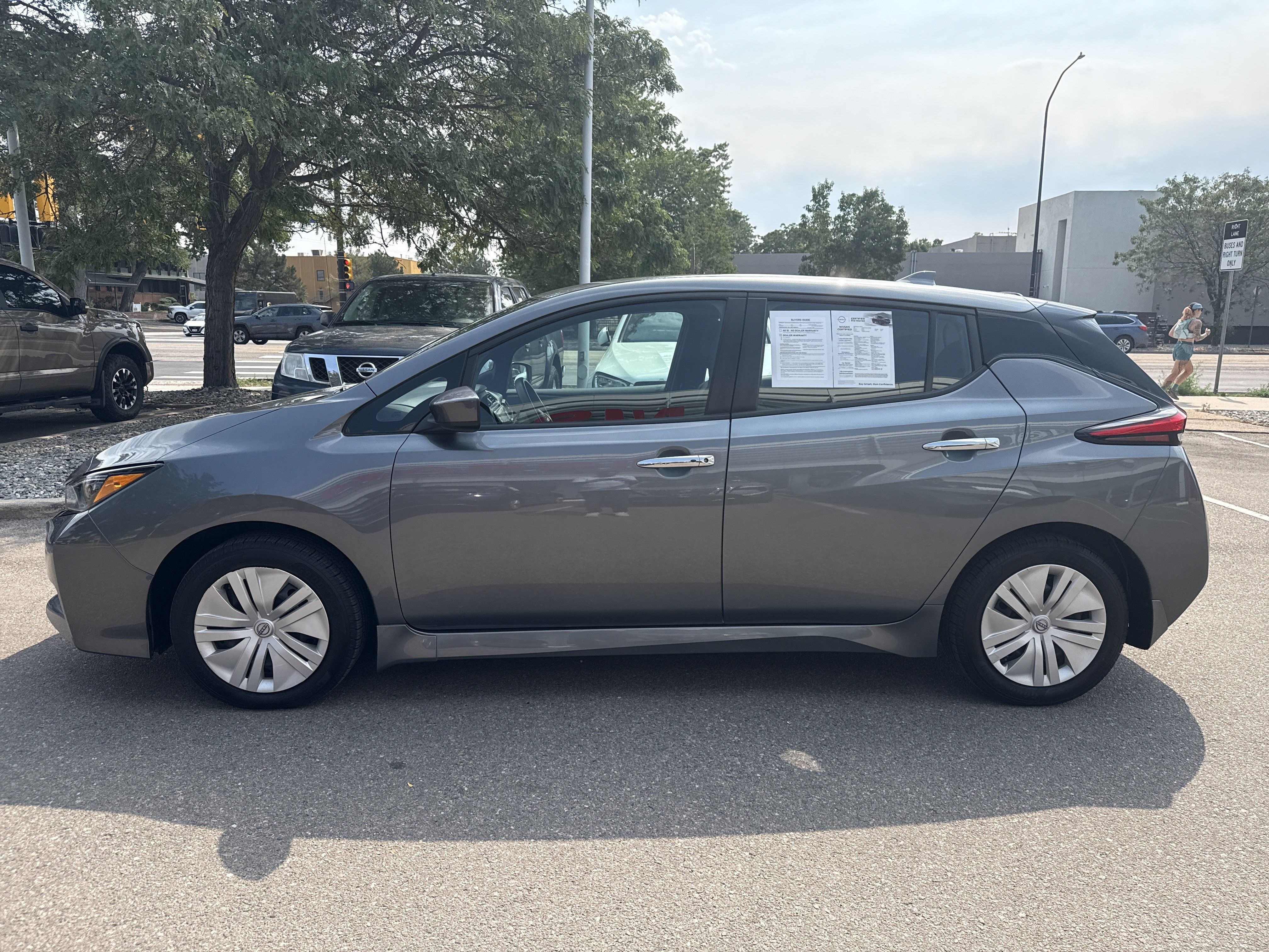 Certified 2025 Nissan Leaf S FWD image 6