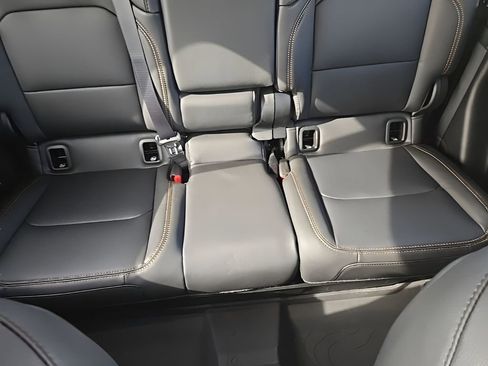 New 2025 Jeep Gladiator Sport image 28