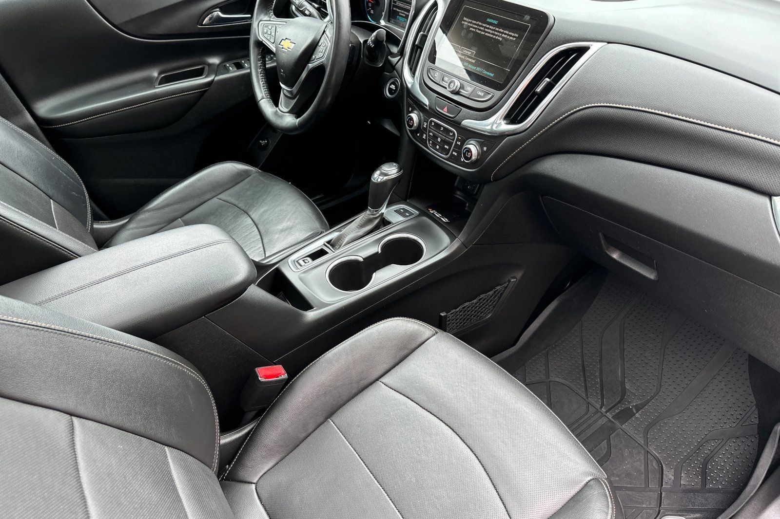 Used 2018 Chevrolet Equinox Premier AWD/4WD image 16