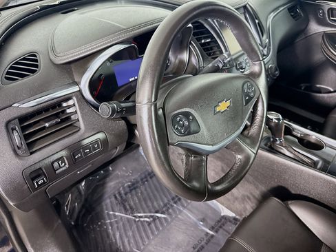 Used 2016 Chevrolet Impala LT w/ Convenience Package image 22