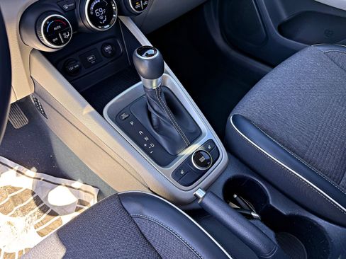 Used 2021 Hyundai Venue w/ Cargo Package image 18