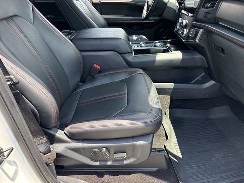 Used 2023 Ford Expedition Limited AWD/4WD image 13
