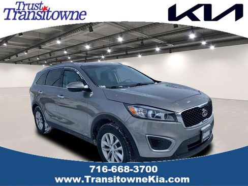 Used 2018 Kia Sorento LX image 1