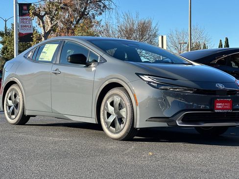 New 2026 Toyota Prius Plug-In Hybrid image 10