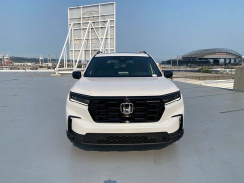 New 2025 Honda Pilot Black Edition image 6