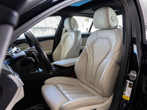 Used 2023 BMW 530i w/ Premium Package image 19