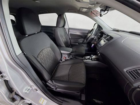Used 2025 Mitsubishi Outlander Sport AWD image 27