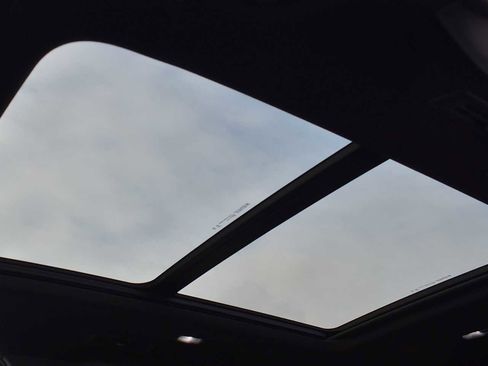 New 2026 Chevrolet Traverse RS image 11