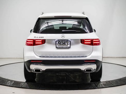 Used 2026 Mercedes-Benz GLB 250 image 3