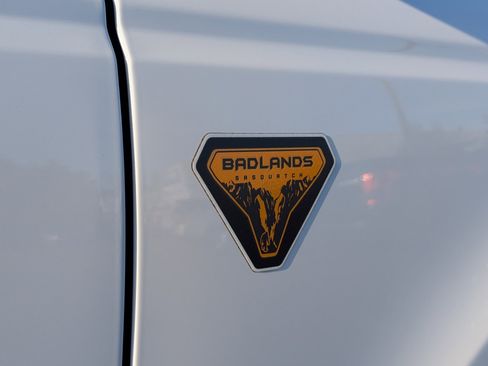 Used 2022 Ford Bronco Badlands image 34