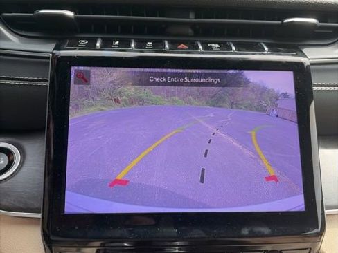 Used 2024 Jeep Grand Cherokee Limited w/ Black Appearance Package image 18