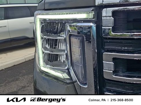 Used 2022 GMC Sierra 2500 SLT w/ SLT Premium Package AWD/4WD image 11
