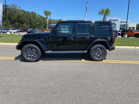 New 2025 Jeep Wrangler Sahara image 6