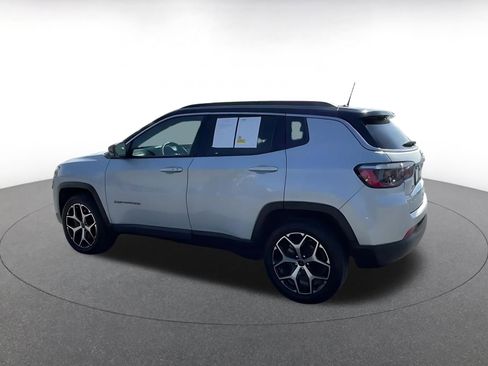 Used 2025 Jeep Compass Limited image 10