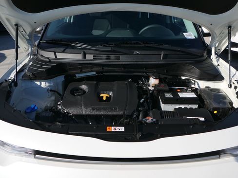 Used 2022 Kia Soul LX image 27