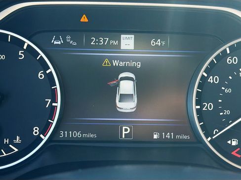 Used 2023 Nissan Maxima Platinum w/ Sport Mat Group FWD image 12